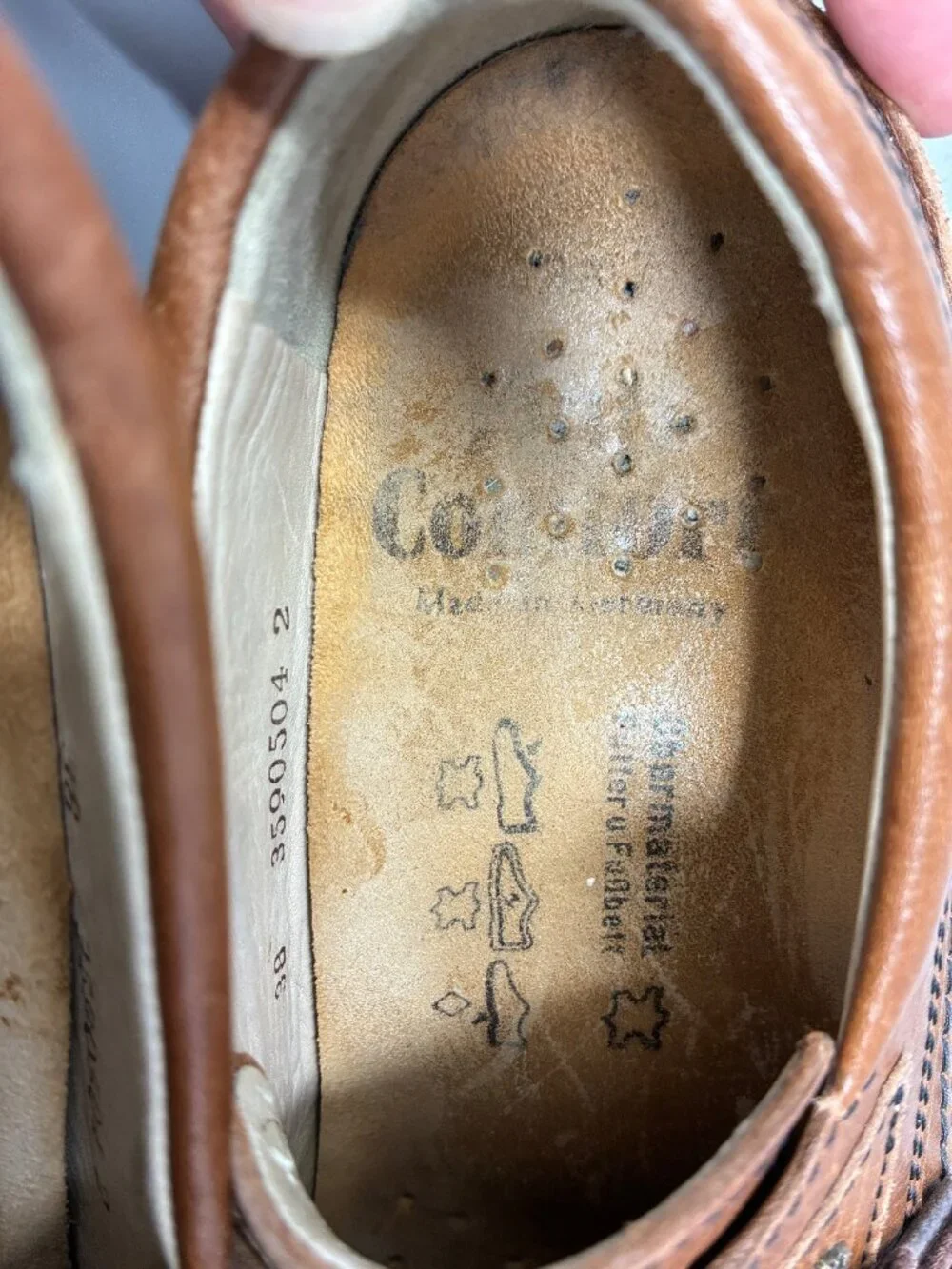 Finn Comfort Germany  brown leather lace-up shoes